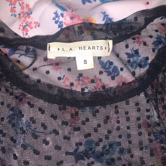 FREE with any bundle Mesh Top - Picture 4 of 5